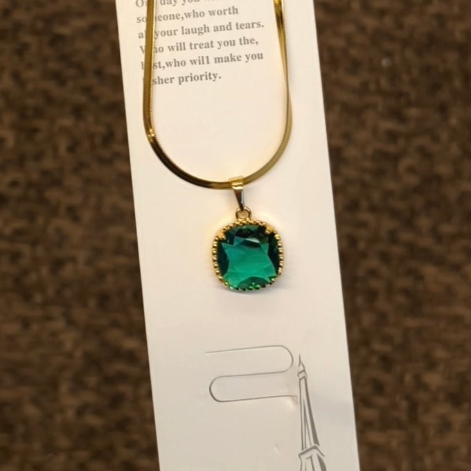Green Pendant with Snake Chain SC0109