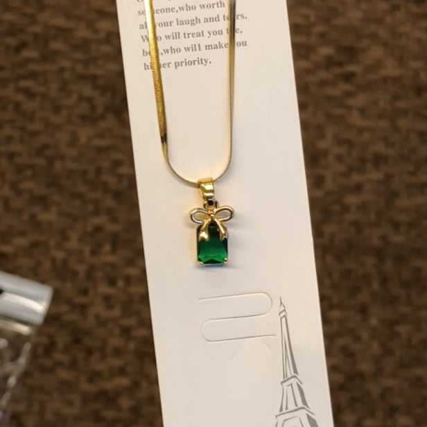 Green Pendant with Snake Chain SC0108