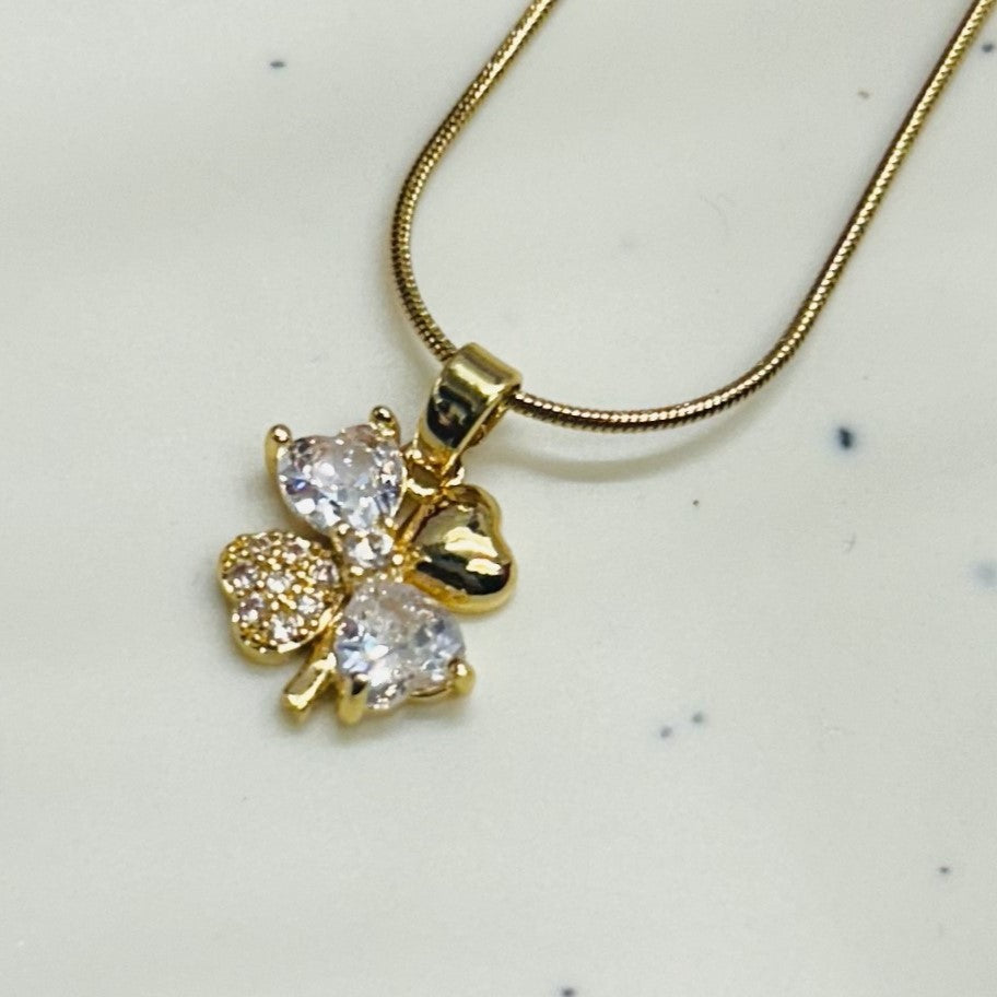 Minimal Chain Pendant