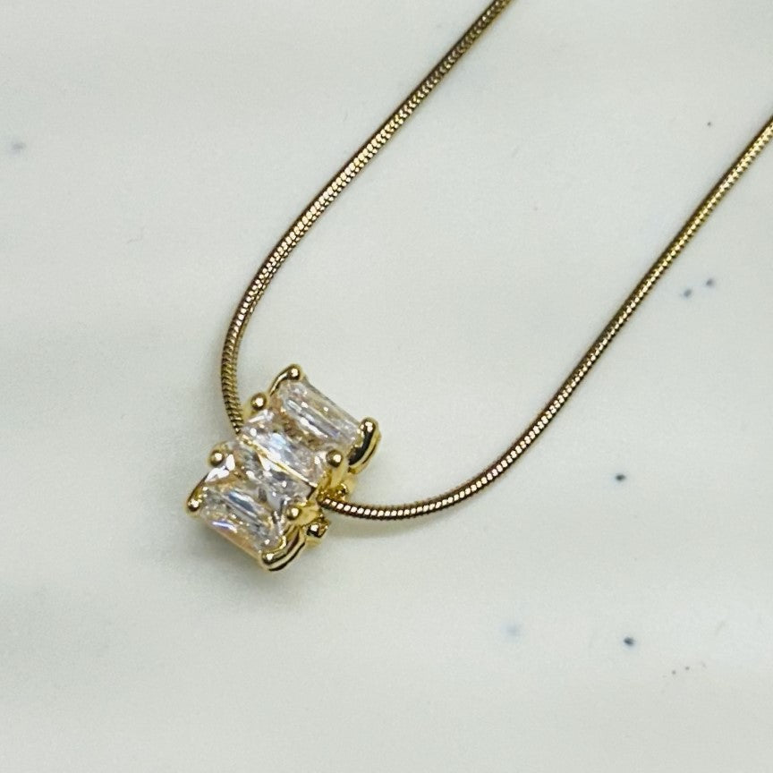 Minimal Chain Pendant