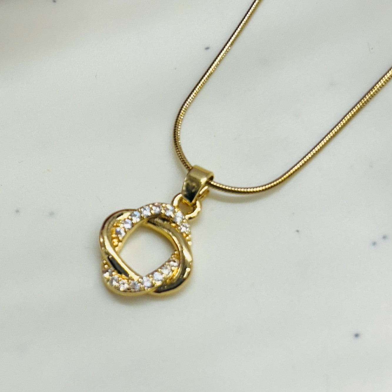 Minimal Chain Pendant