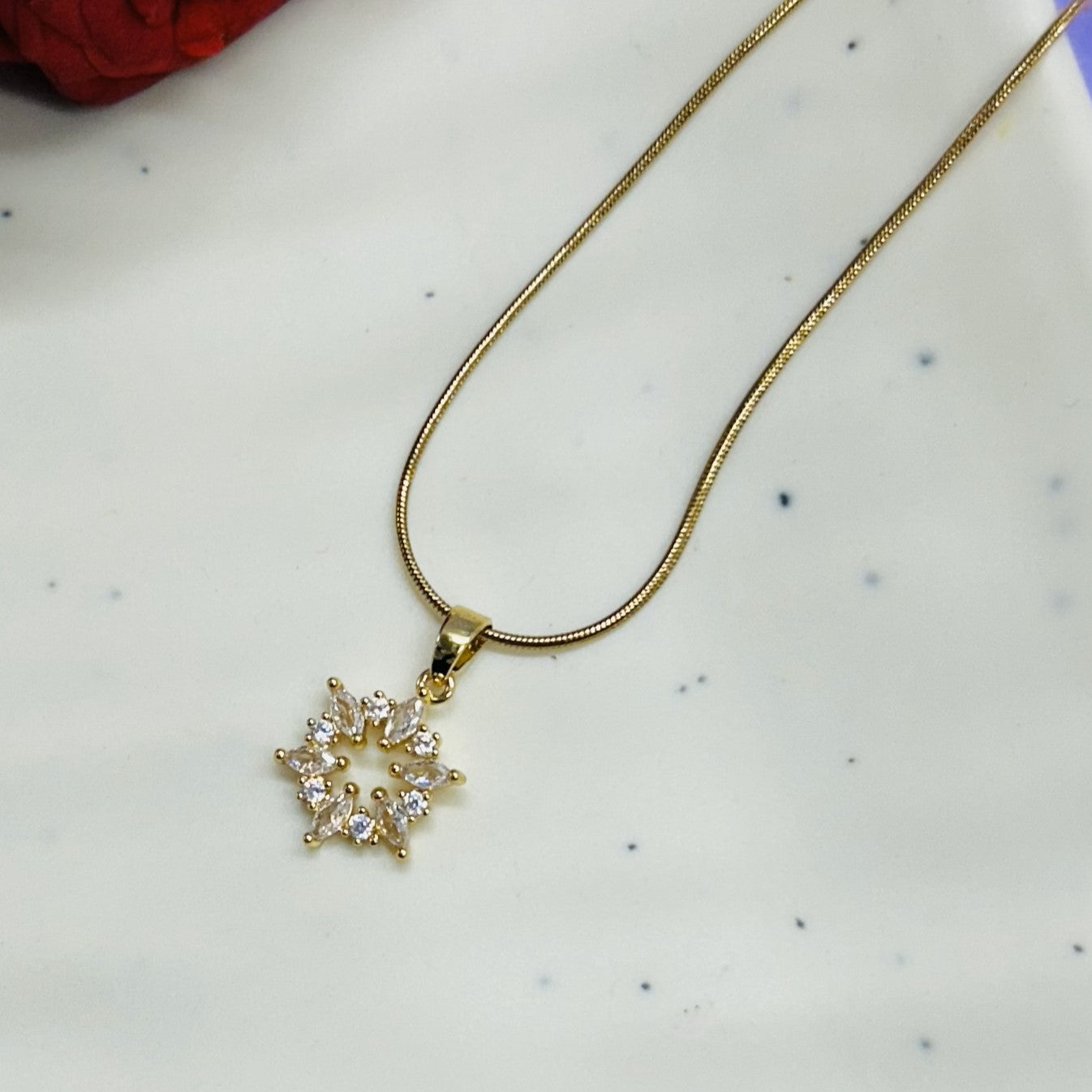 Minimal Chain Pendant