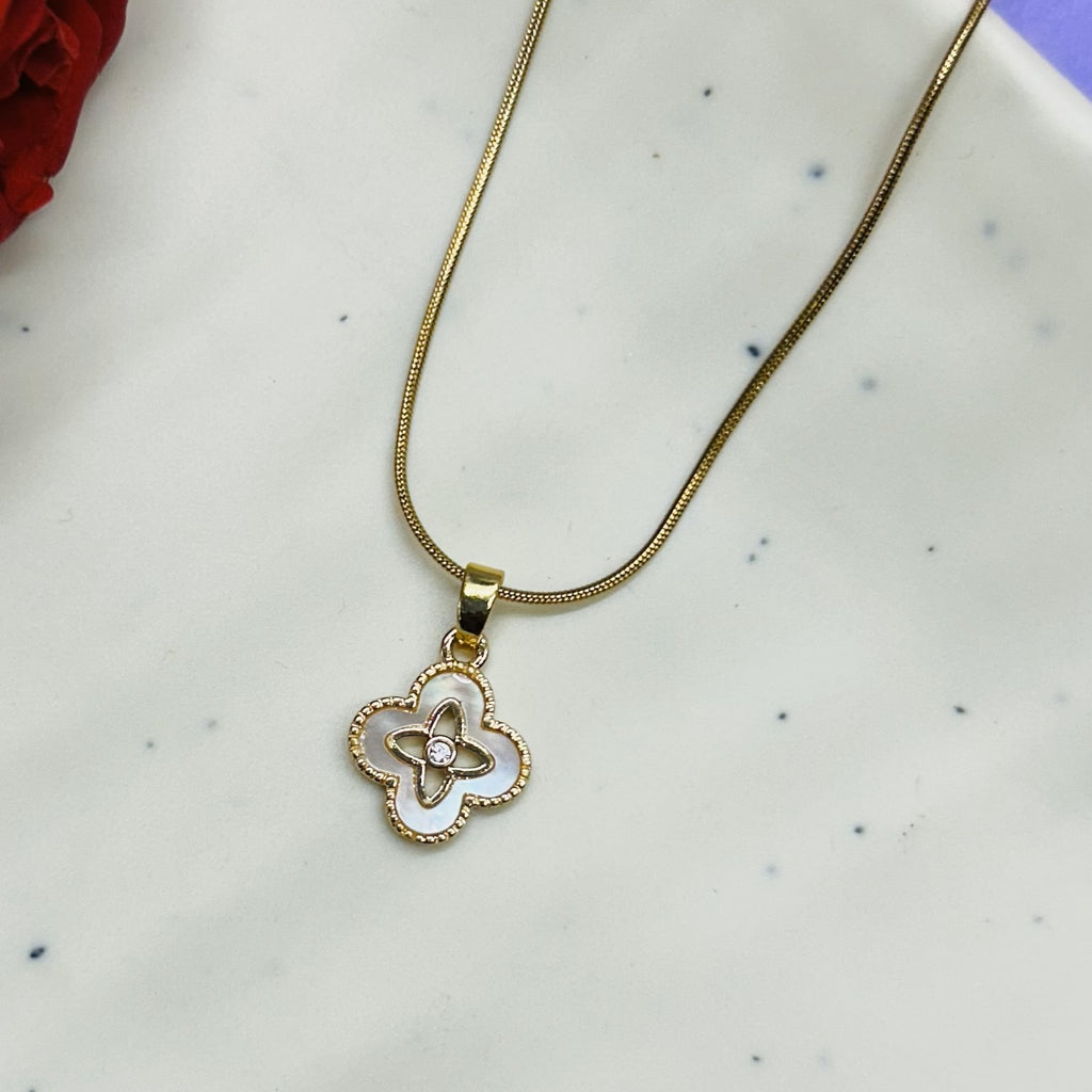 Clover Chain Pendant