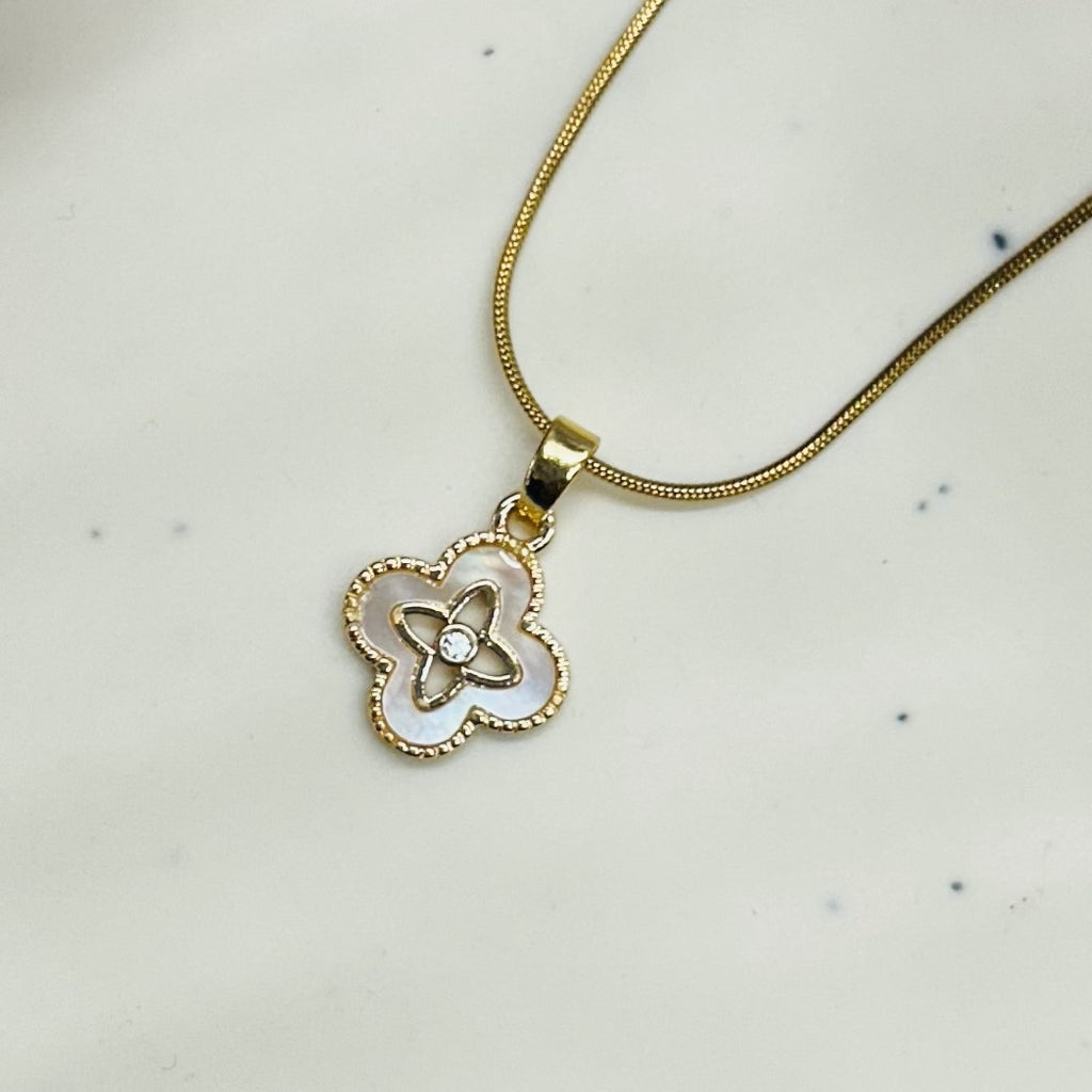 Clover Chain Pendant