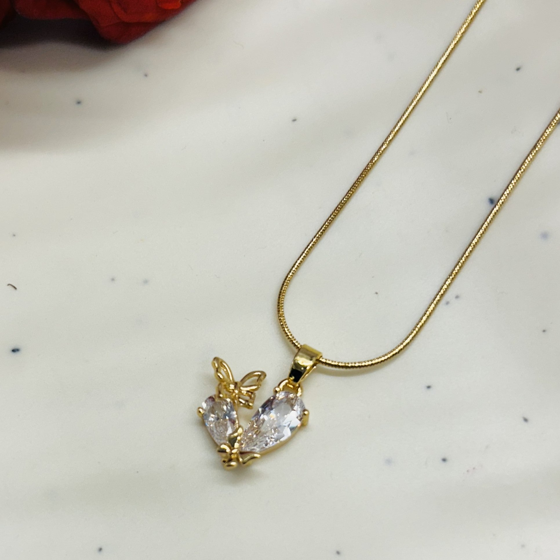 Minimal Chain Pendant